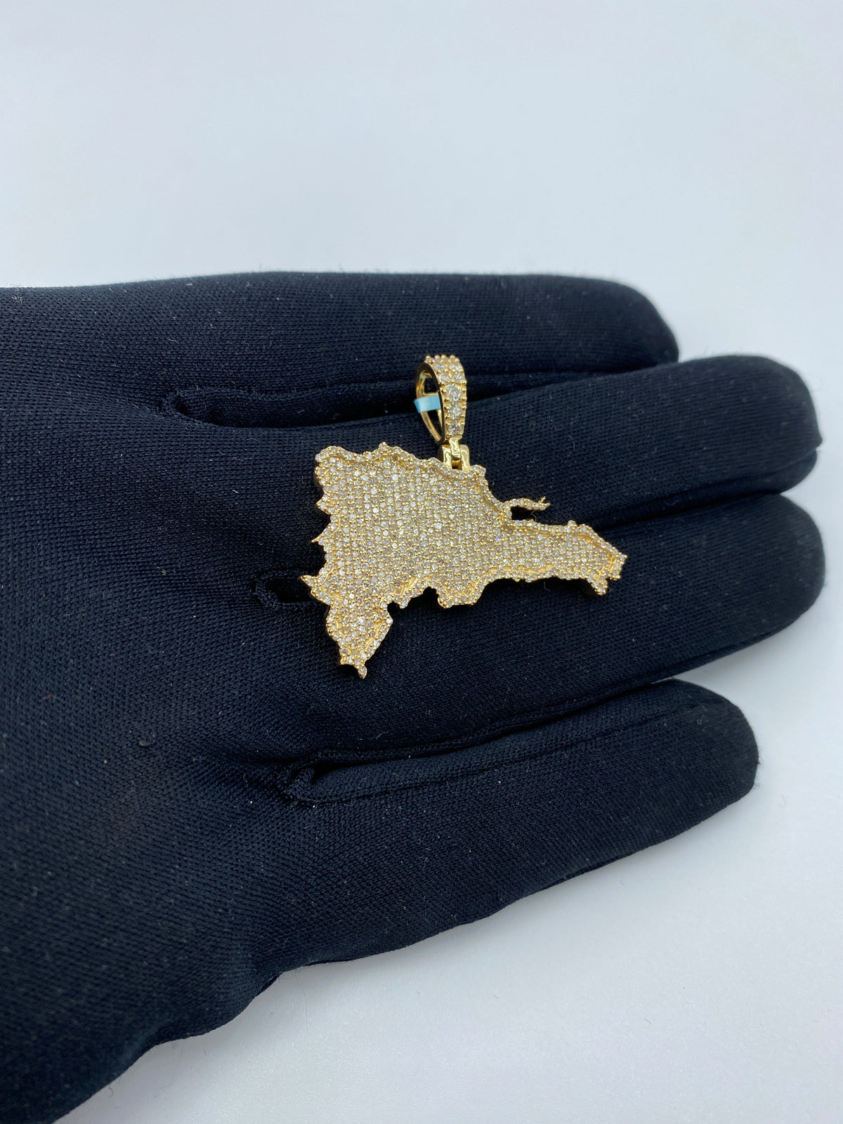 14K Gold Dominican Republic Diamond Pendant - additional product view 3