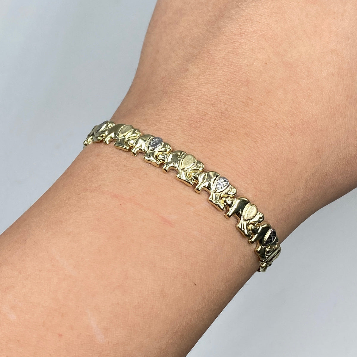 10K Gold Elephant Link Bracelet 7.5 in, 8mm - close-up product photo