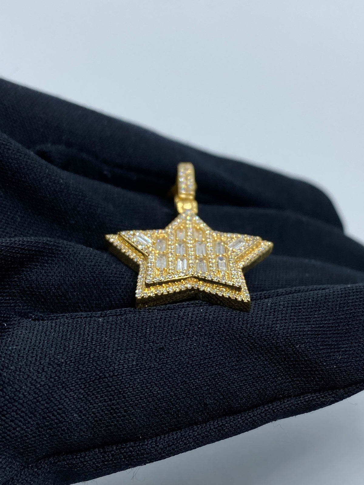 Star Baguette Diamond Pendant - additional product view 4