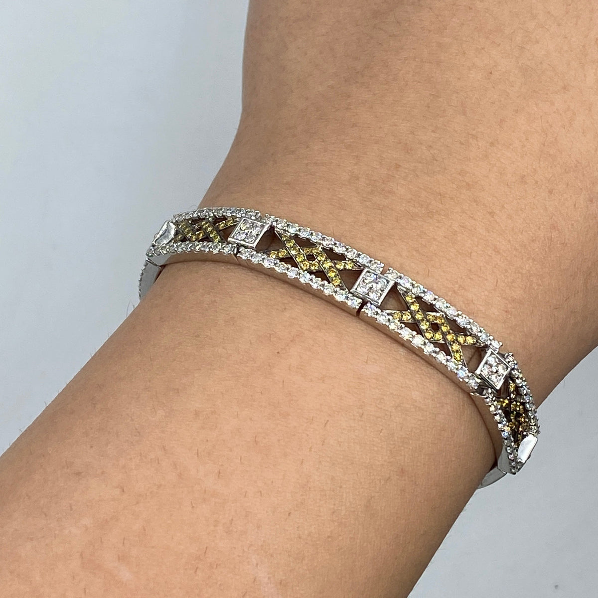 18K Gold Knot Diamond Bracelet - additional product view 2