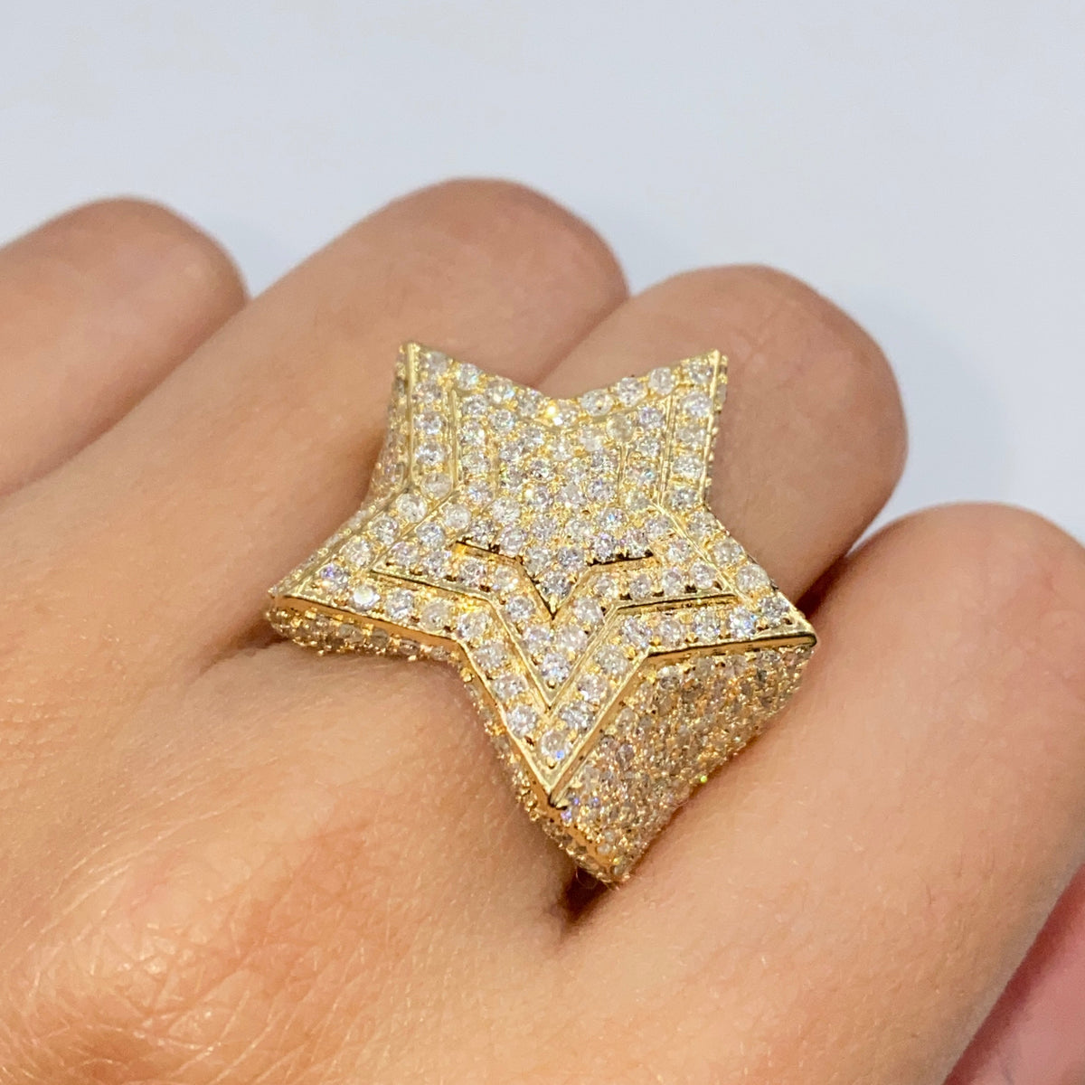 10K Gold/14K Halo Star Diamond Ring in yellow gold, 14K - close-up product photo