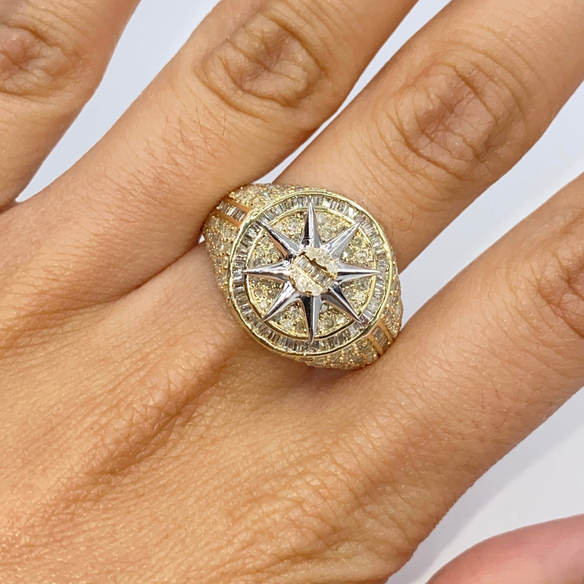 10K Gold Roulette Spinning Diamond Baguette Ring in yellow gold - close-up product photo