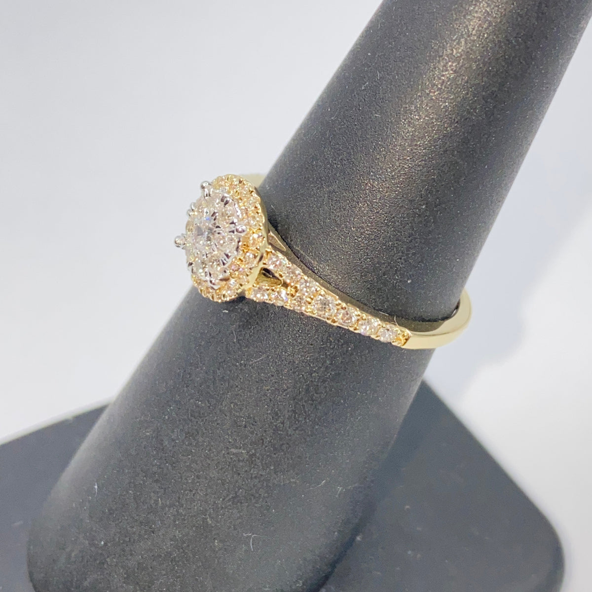 14K Gold Ballad Circle Diamond Engagement Ring - additional product view 7