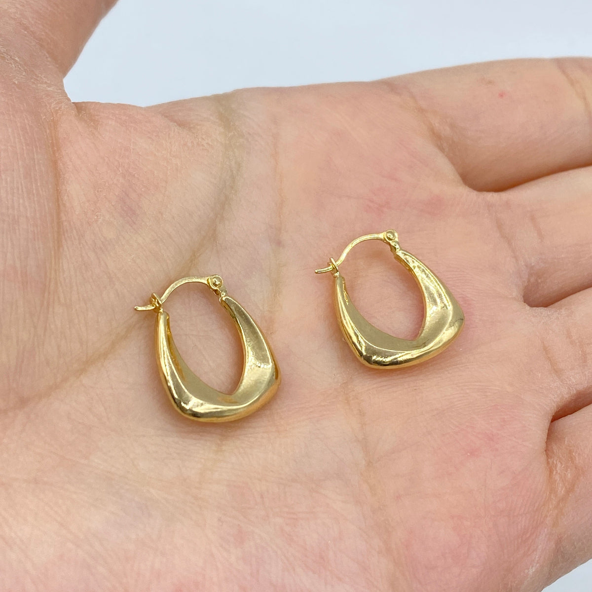 14K Gold Lana Hoop Earrings - additional product view 2