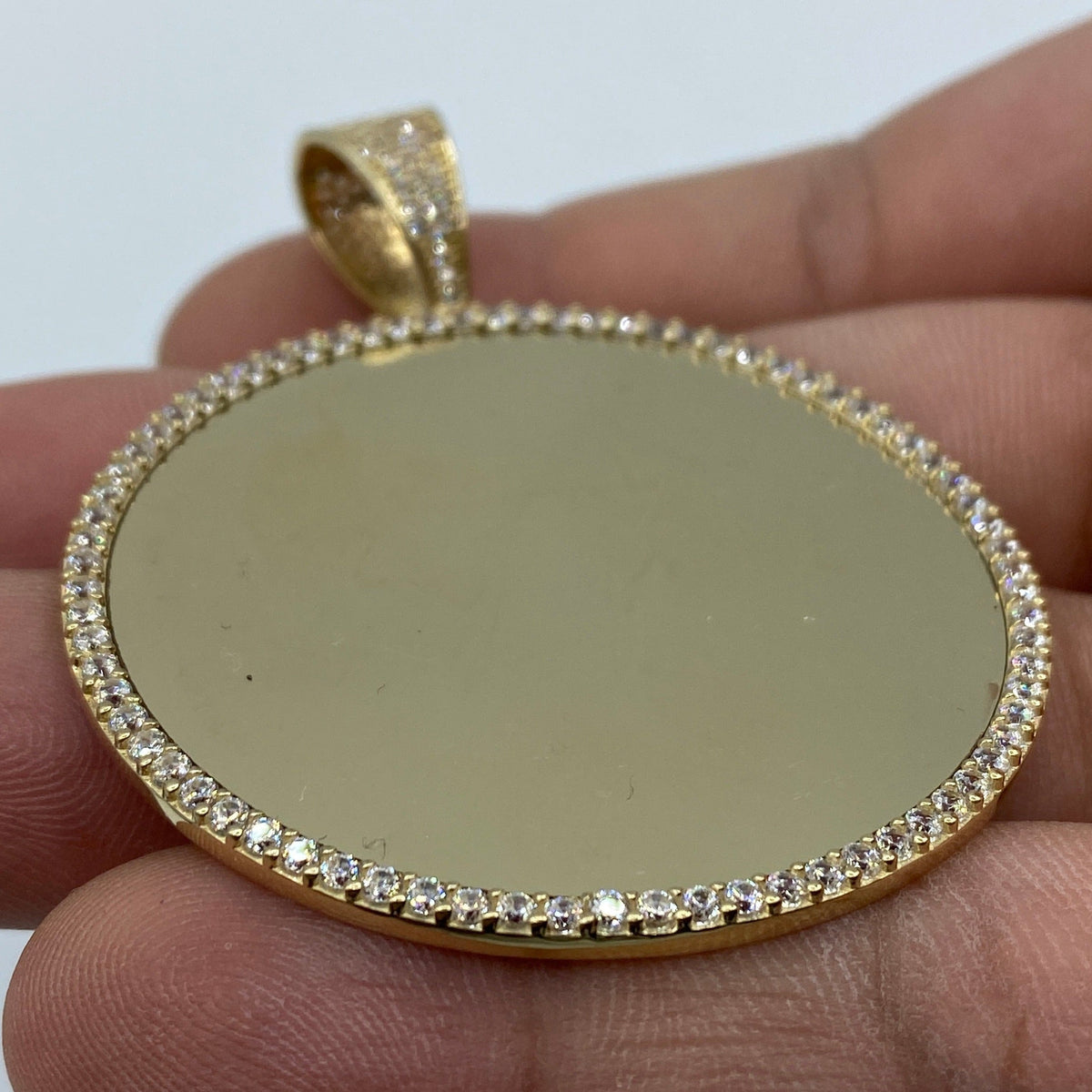 14K Gold Round Picture Pendant - additional product view 3
