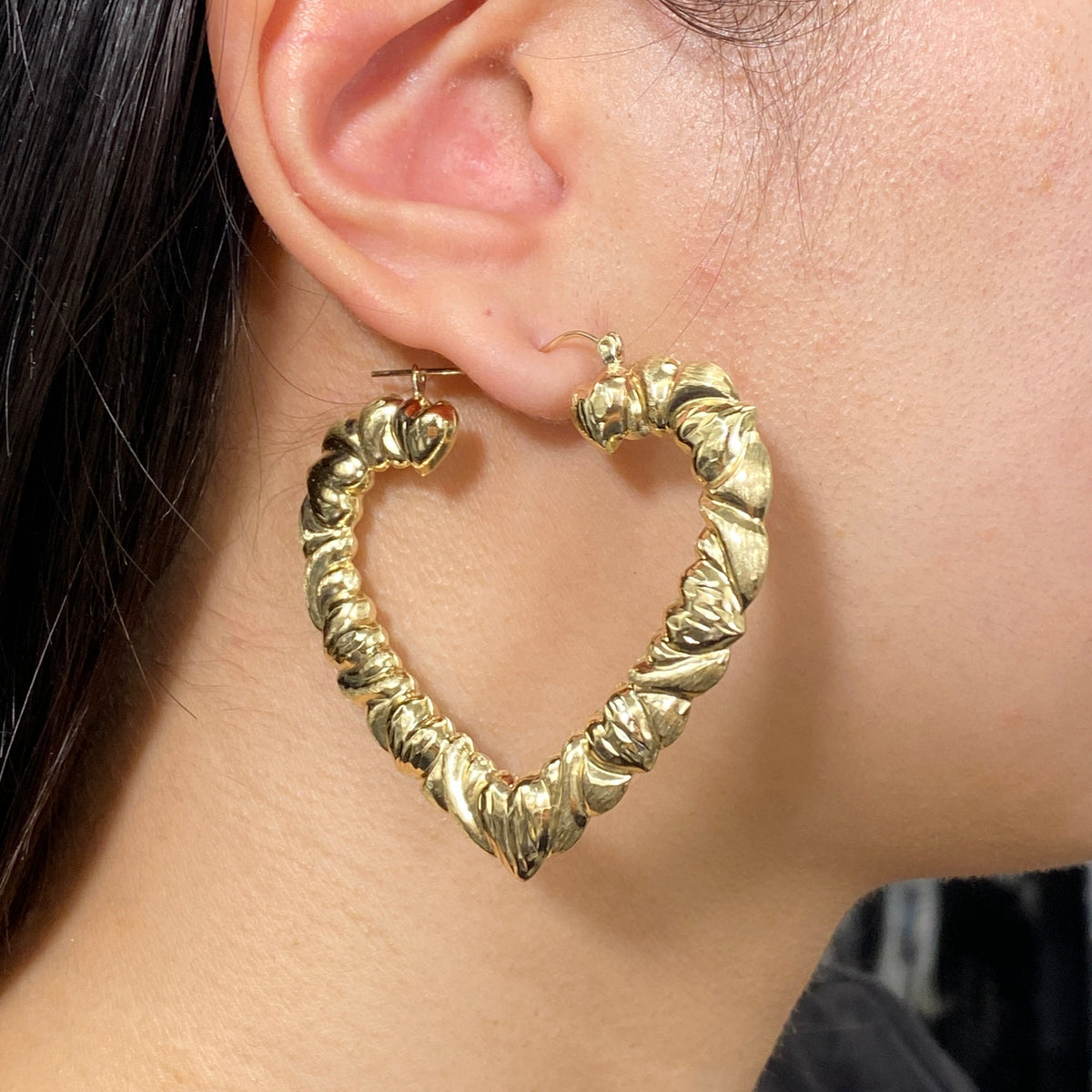 10K Gold Puff Heart Shape Hoop Earrings - additional product view 3