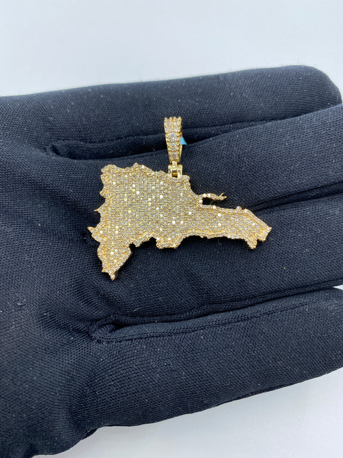14K Gold Dominican Republic Diamond Pendant - additional product view 2