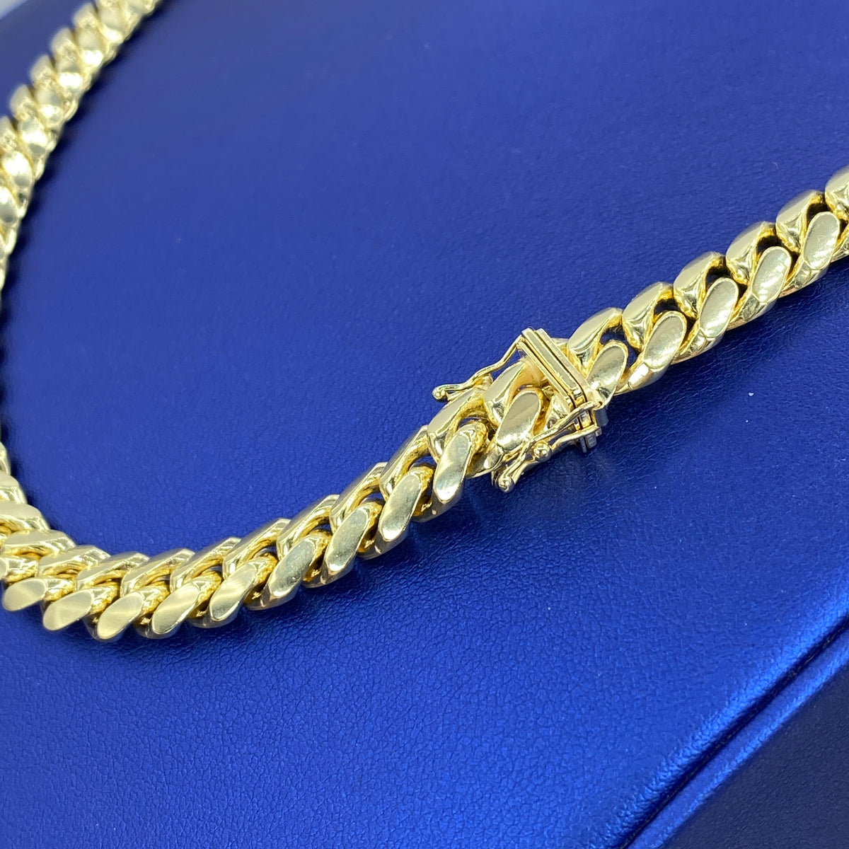 14K Gold 8.5mm Solid Cuban Link Chain 24 in - additional product view 3