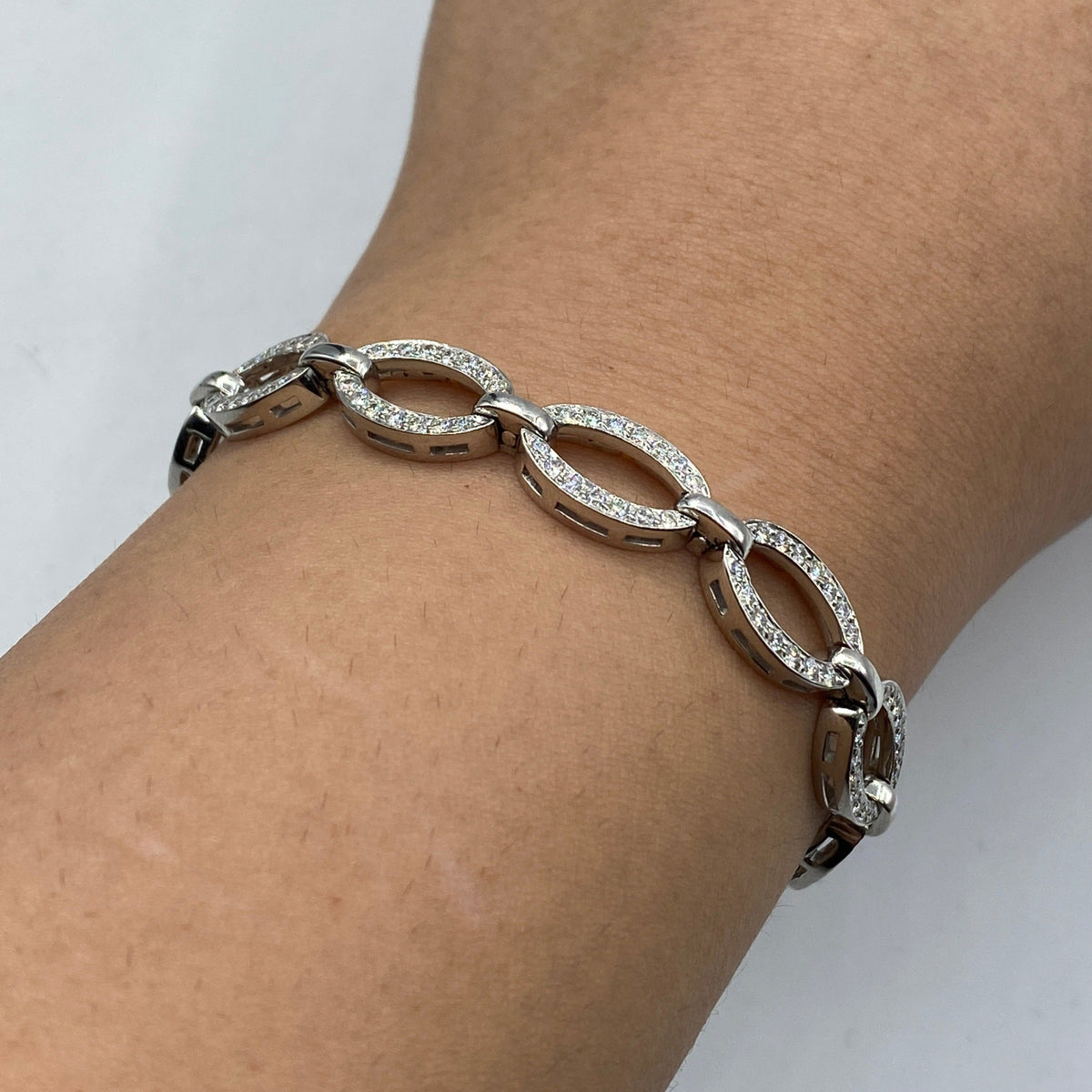 18K Gold Circle Link Diamond Bracelet - additional product view 5