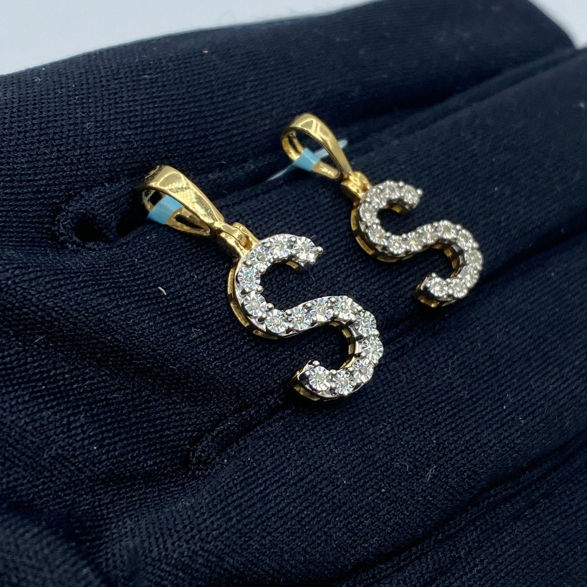14K Gold Single Stone Initial S Diamond Pendant - additional product view 4