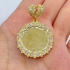 10K Gold Broken Heart Circle Photo Diamond Pendant in yellow gold - close-up product photo
