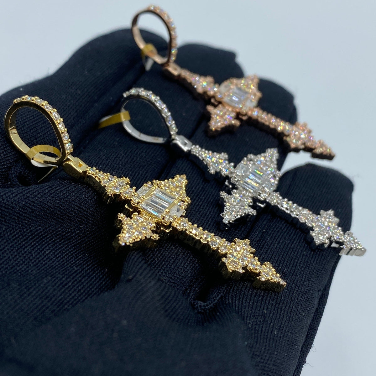 10K Gold Baguette Trefoil Cross Diamond Pendant - additional product view 6