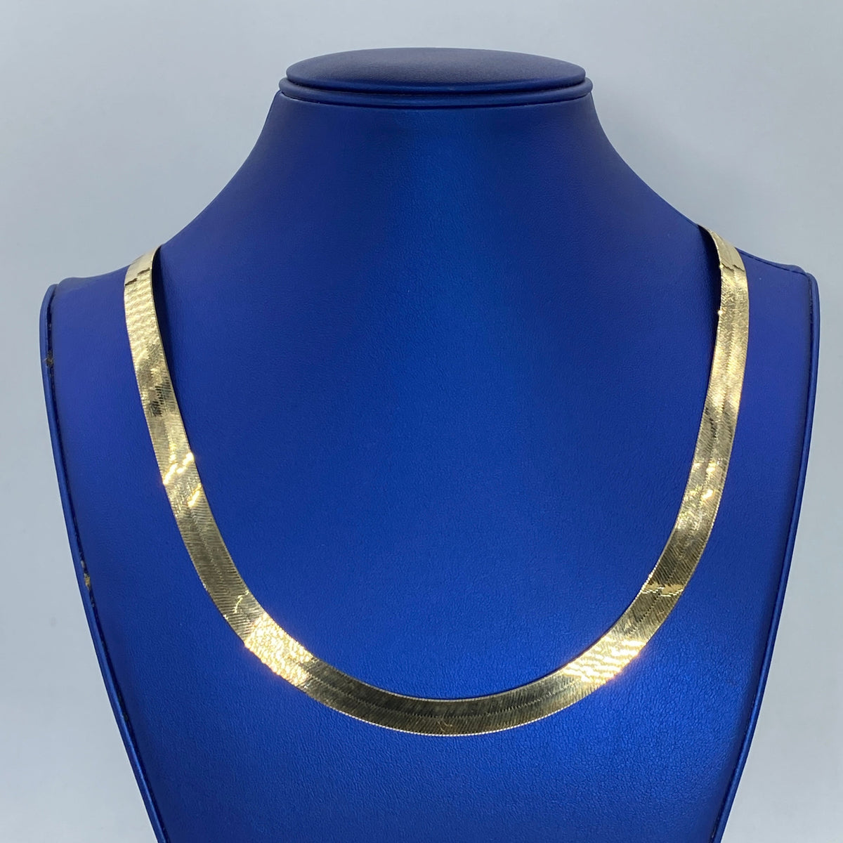 10K Gold 9mm Herringbone Link Necklace 24 in - additional product view 2