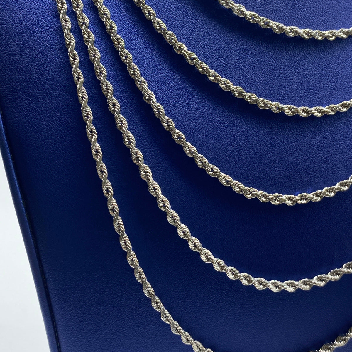 10K 3.4mm Rope Chain in White Gold 16–24 in - additional product view 3