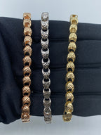 14K Gold 6mm Round Link Bracelet 7.5 in in yellow gold - close-up product photo