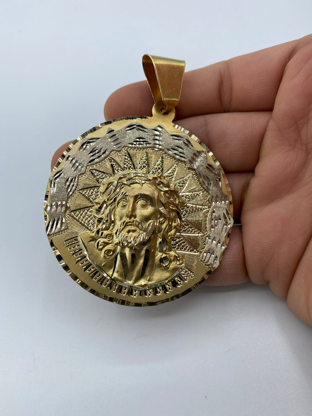14K Gold Face of Jesus Medal Pendant - additional product view 6