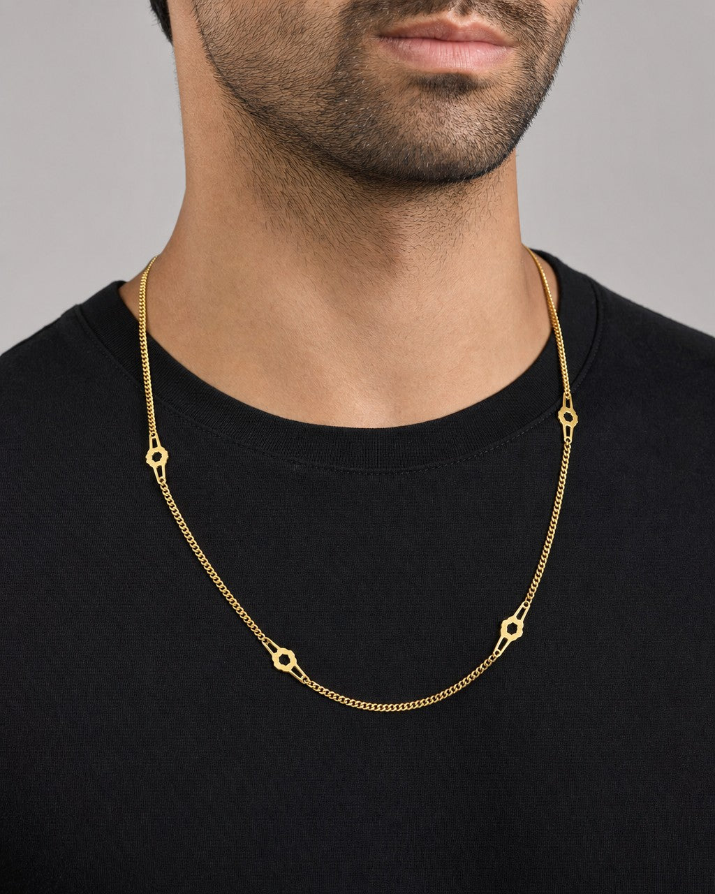Male model wearing 18K Gold Geo Link Chain