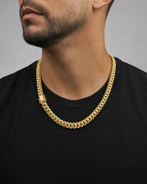 Male model wearing 10K 9MM Gold Cuban Chain 22"