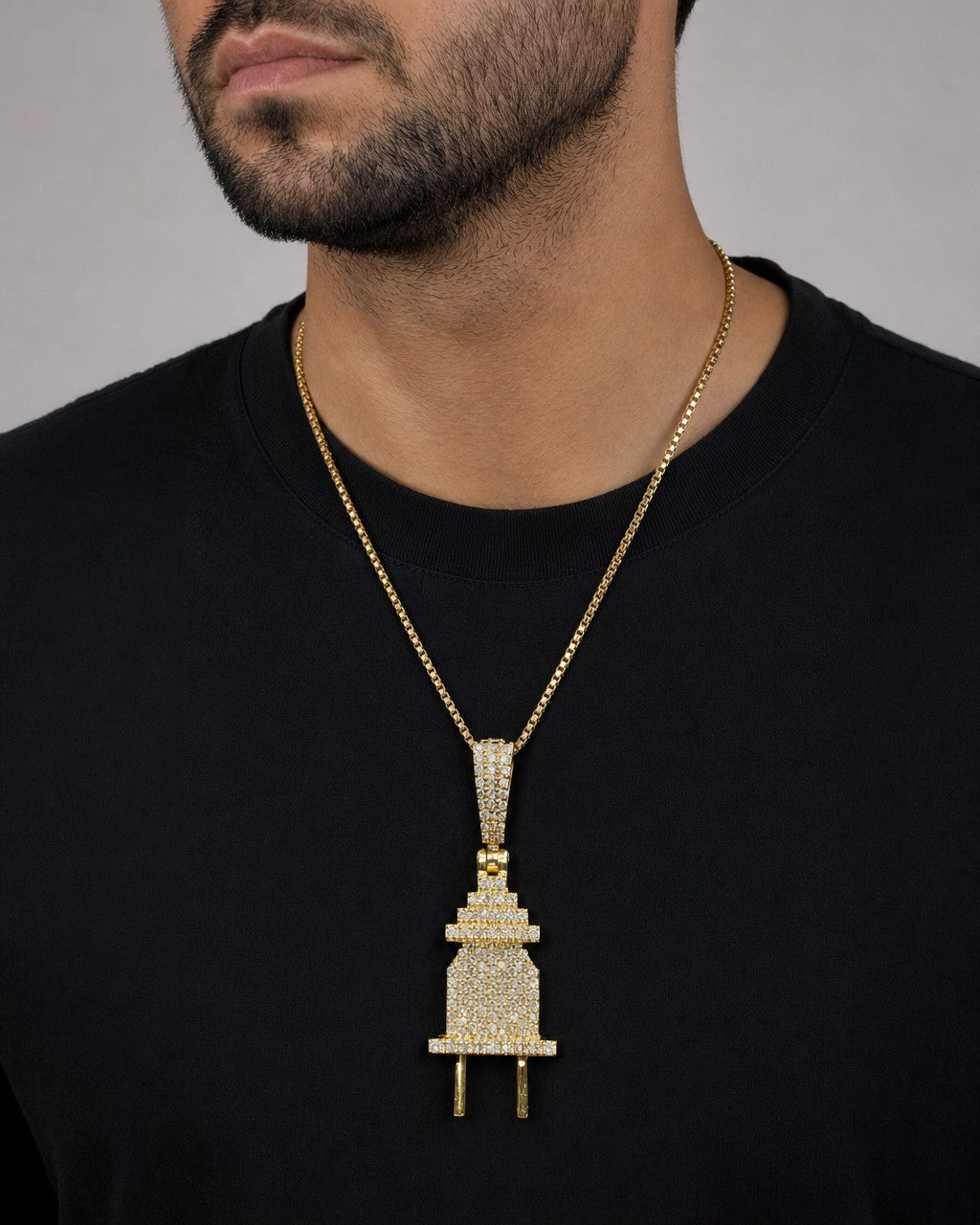 Male model wearing Plug Pendant 0.8ct