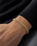 Male model wearing 10K Box Chain Link Bracelet