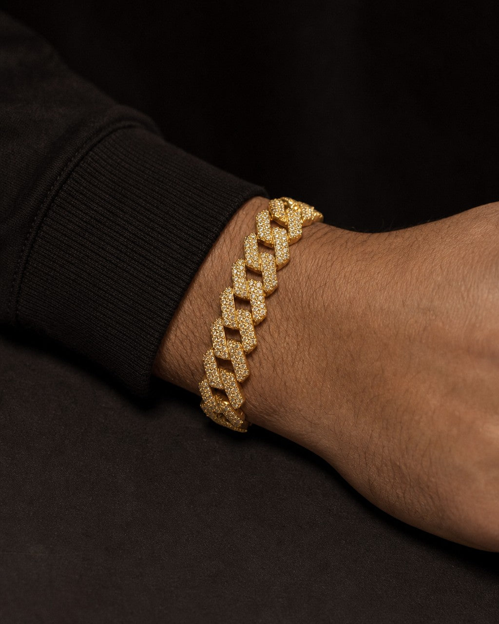 Model wearing 10K 10MM Cuban Link Diamond Bracelet 7.5"